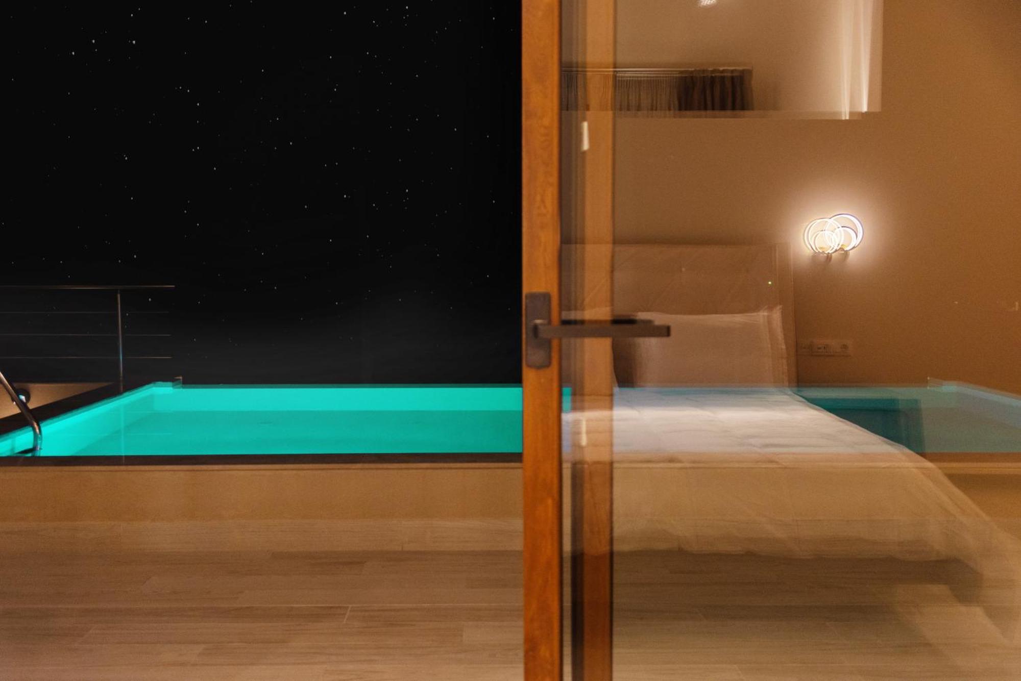 Villa Vasillis-Heated Swimming Pool With Infinity View Vitalades Bagian luar foto