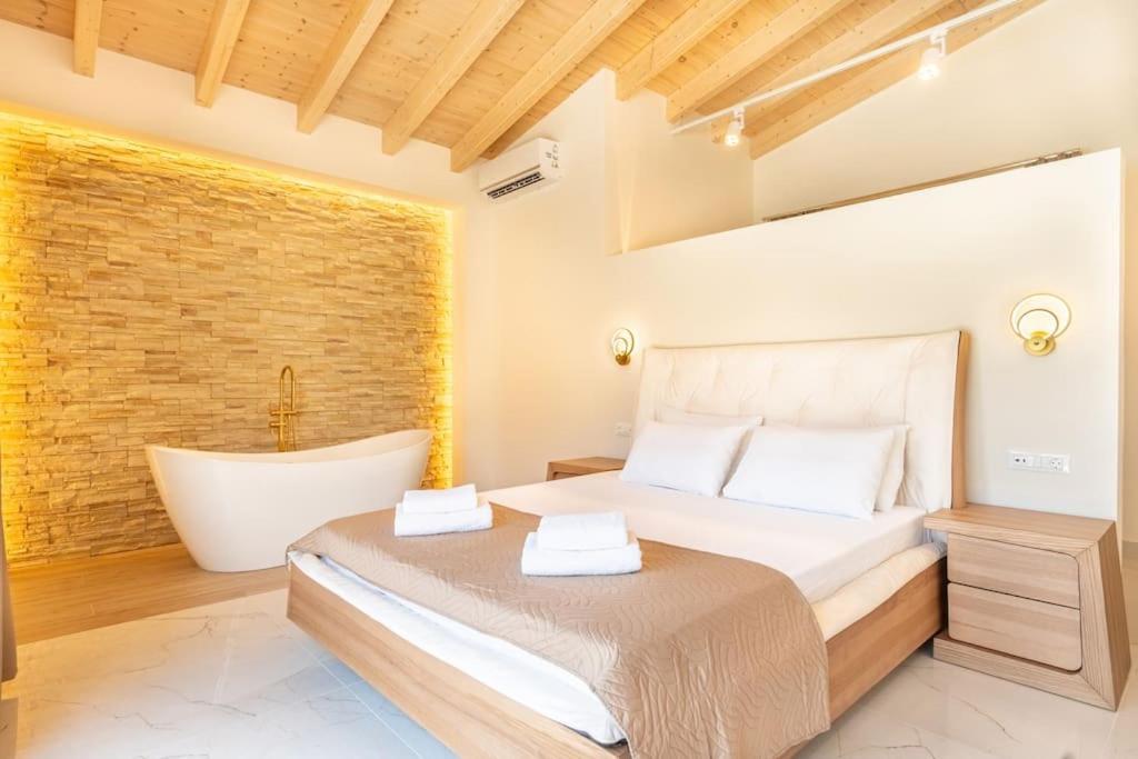 Villa Vasillis-Heated Swimming Pool With Infinity View Vitalades Bagian luar foto
