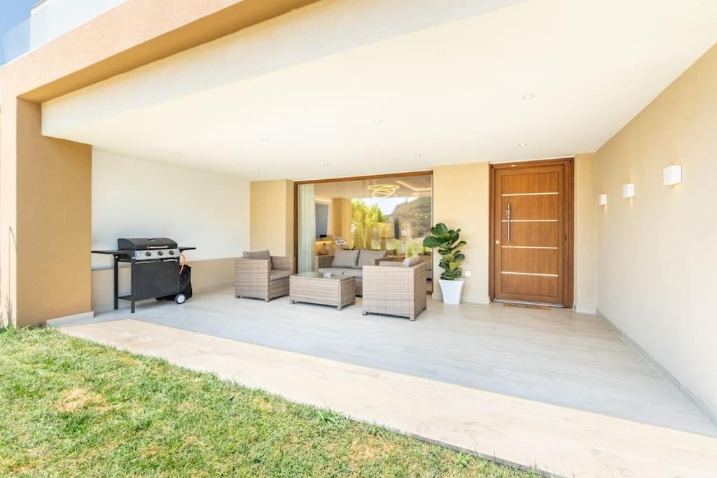 Villa Vasillis-Heated Swimming Pool With Infinity View Vitalades Bagian luar foto