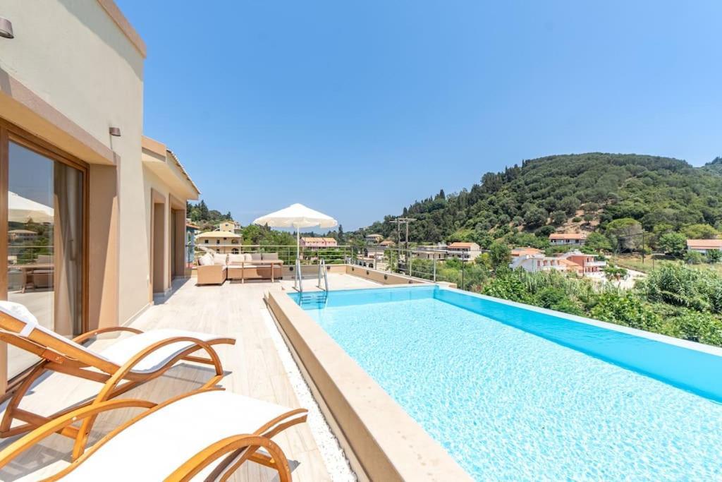 Villa Vasillis-Heated Swimming Pool With Infinity View Vitalades Bagian luar foto